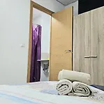 Golden Tower Auto Check-in 게스트하우스 3*